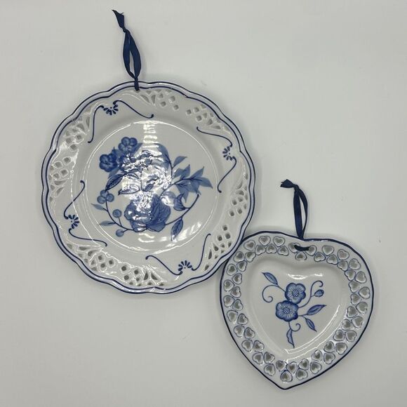 Set of 2 Blue & White Porcelain Hanging Plates - Floral Design - Picture 14 of 14